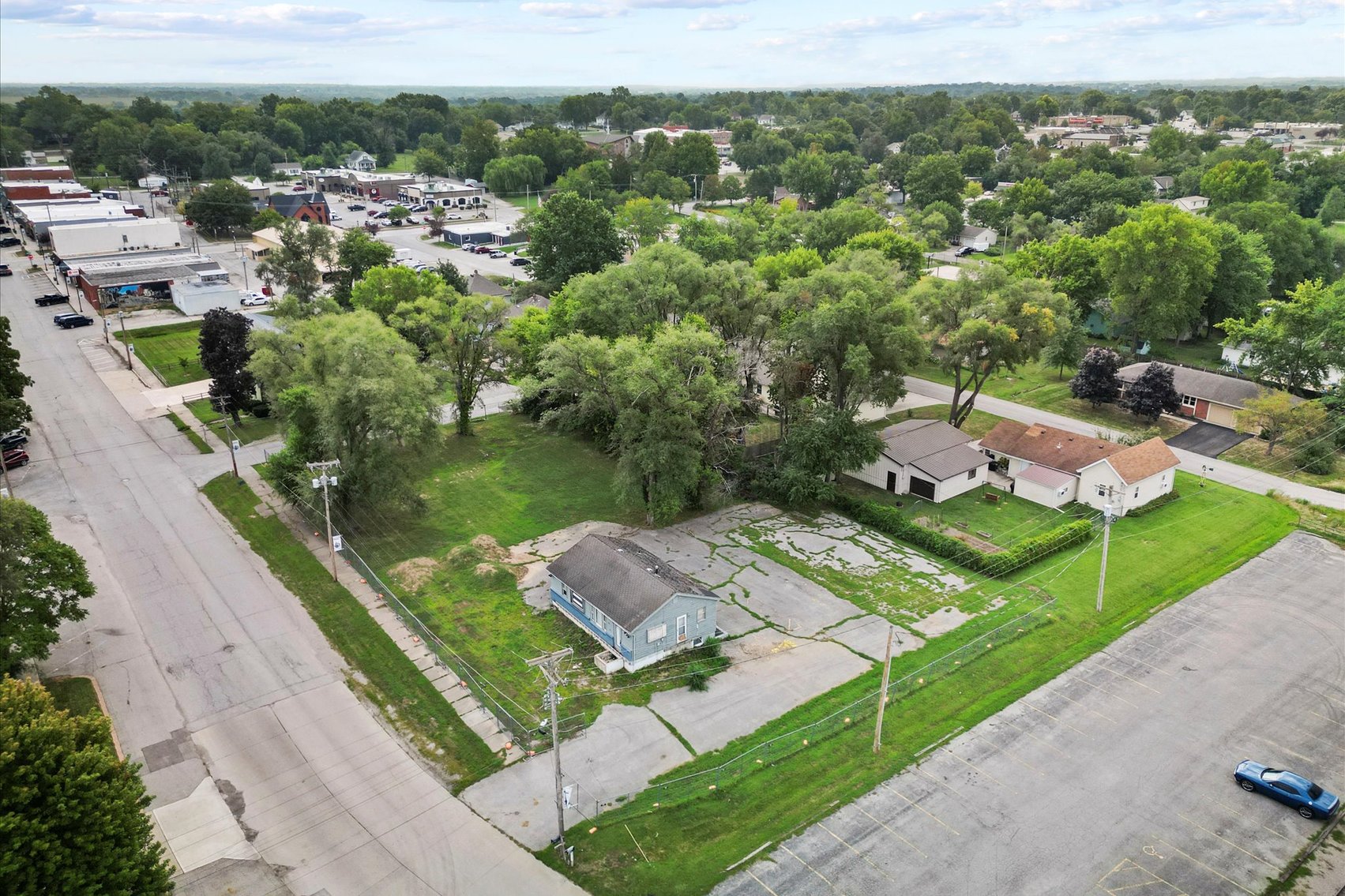 Image for SOLD - Two Properties: LOT 1 - SOLD, Prime Commercial Building, and LOT 2 - SOLD, Neighboring vacant lot Kearney, Missouri