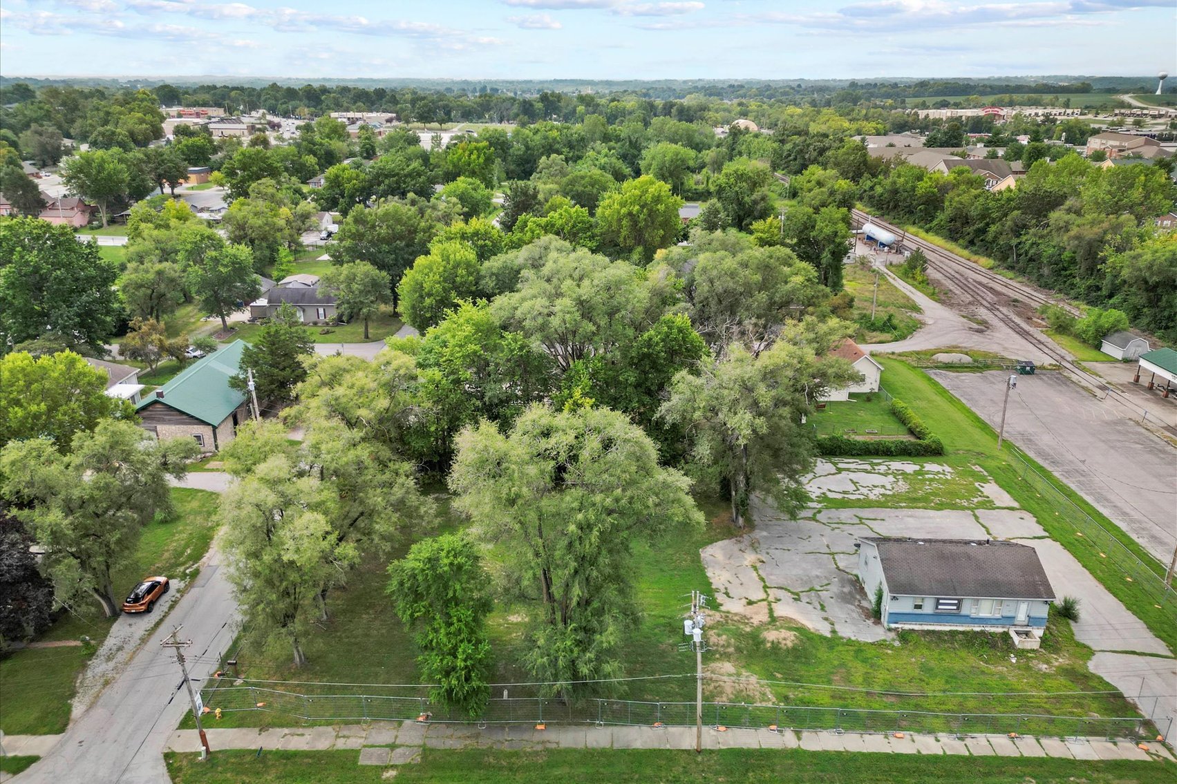Image for SOLD - Two Properties: LOT 1 - SOLD, Prime Commercial Building, and LOT 2 - SOLD, Neighboring vacant lot Kearney, Missouri