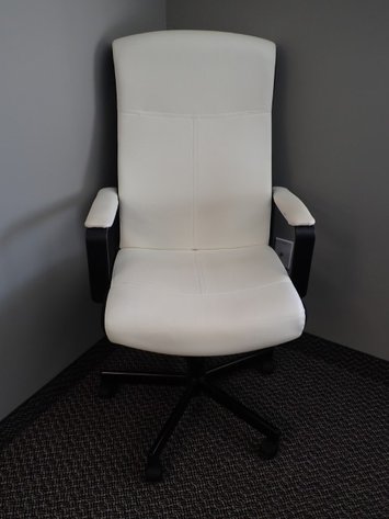 Image for Monday Noon Hour Office Auction - Kitchener