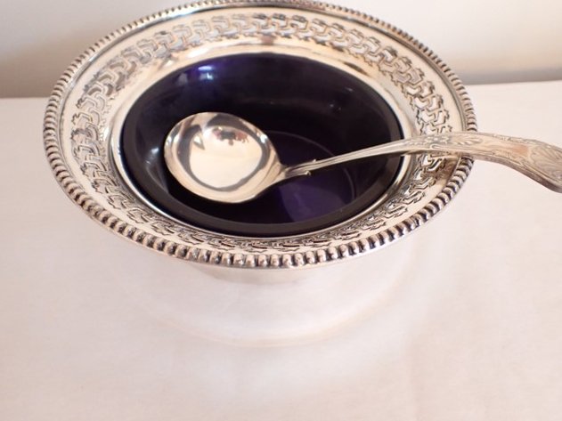 Image for Silverplate Serving Dish w/spoon