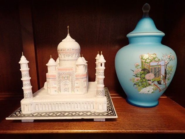 Image for Taj Mahal Replica & Asian-style Urn