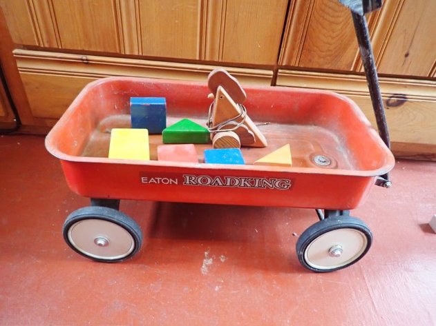 Image for Eaton Little Red Wagon +