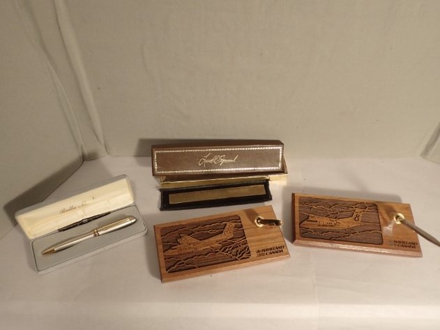 Image for Vintage Executive Desk Accessories And Pen Set