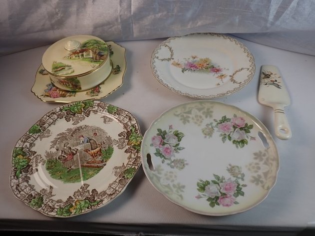 Image for Vintage Ceramic Serving Pieces