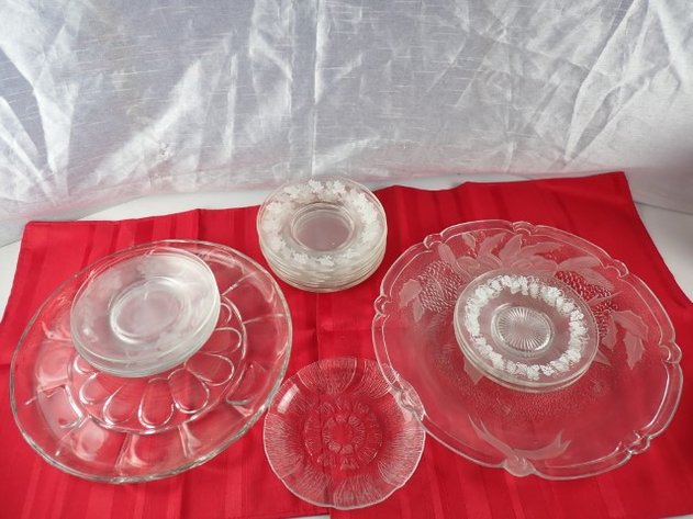 Image for Decorative Glass Platters & Dessert Plates