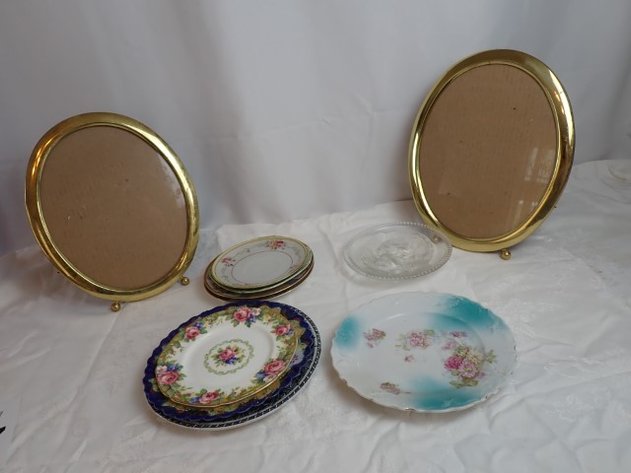 Image for Display Saucers & Frames