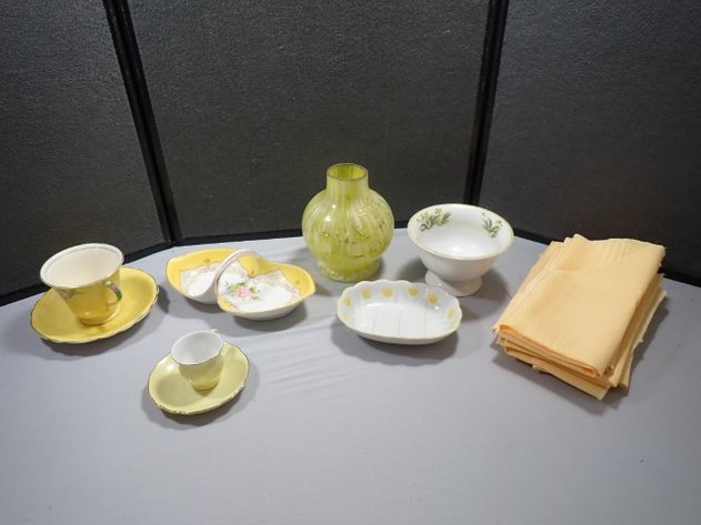 Image for Yellow Serving Features