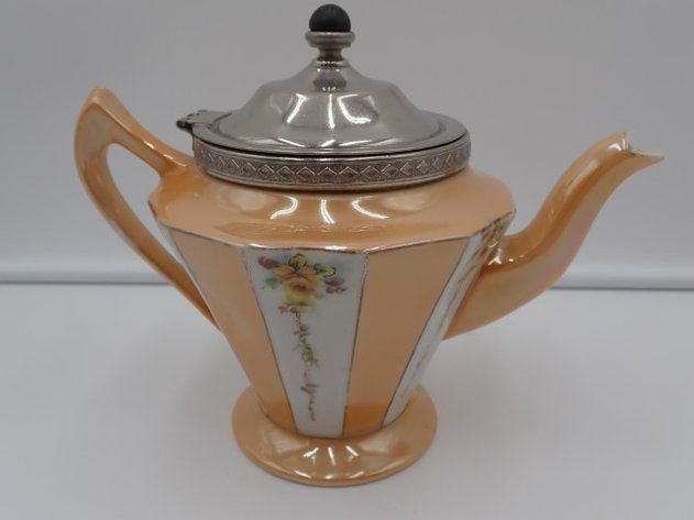 Image for Teapot with Royal Rochester
