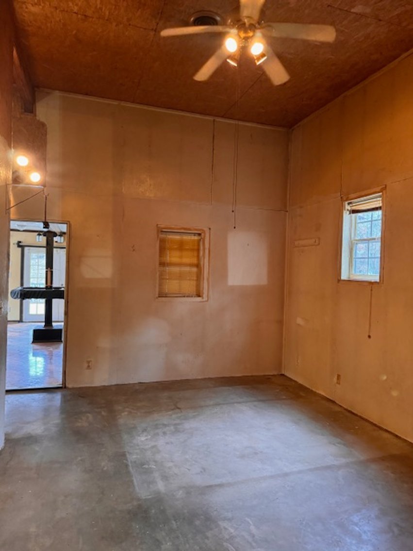 Image for Rustic Retreat / Country Getaway on 16+ Acres 1 Hour West of Nashville