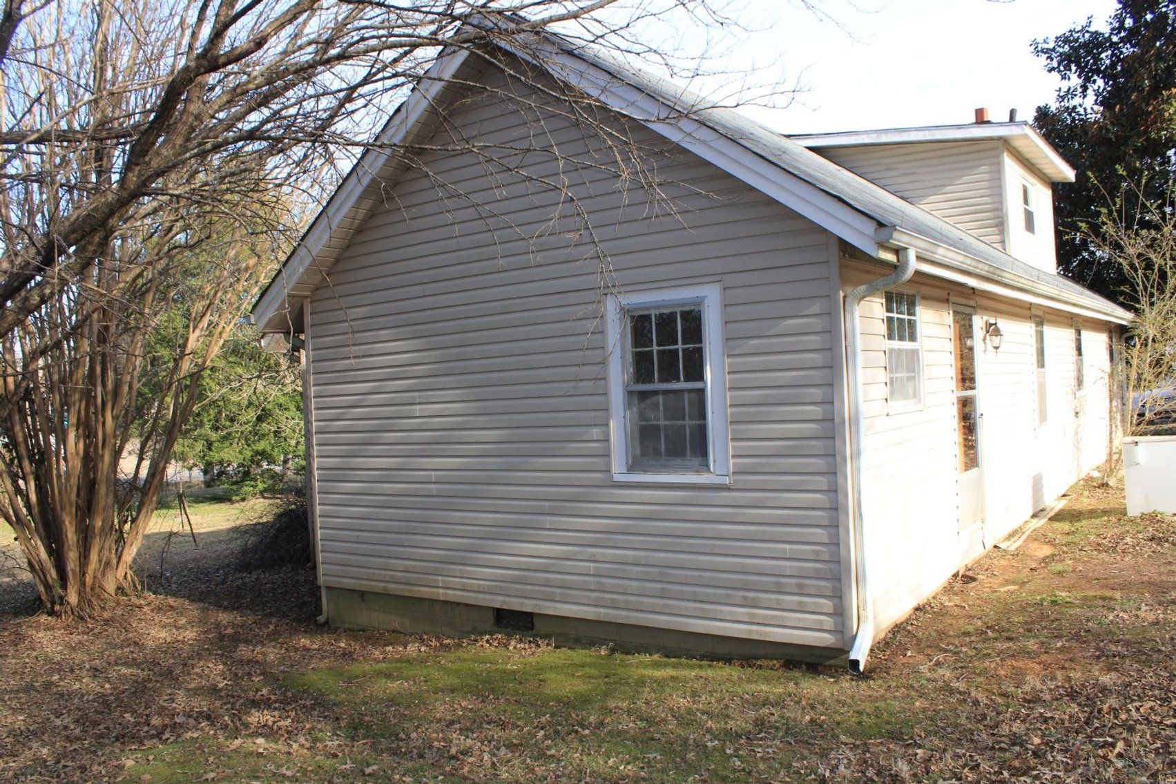 Image for Fixer-Upper in Scotts Hill - Decatur County (TN River Country)