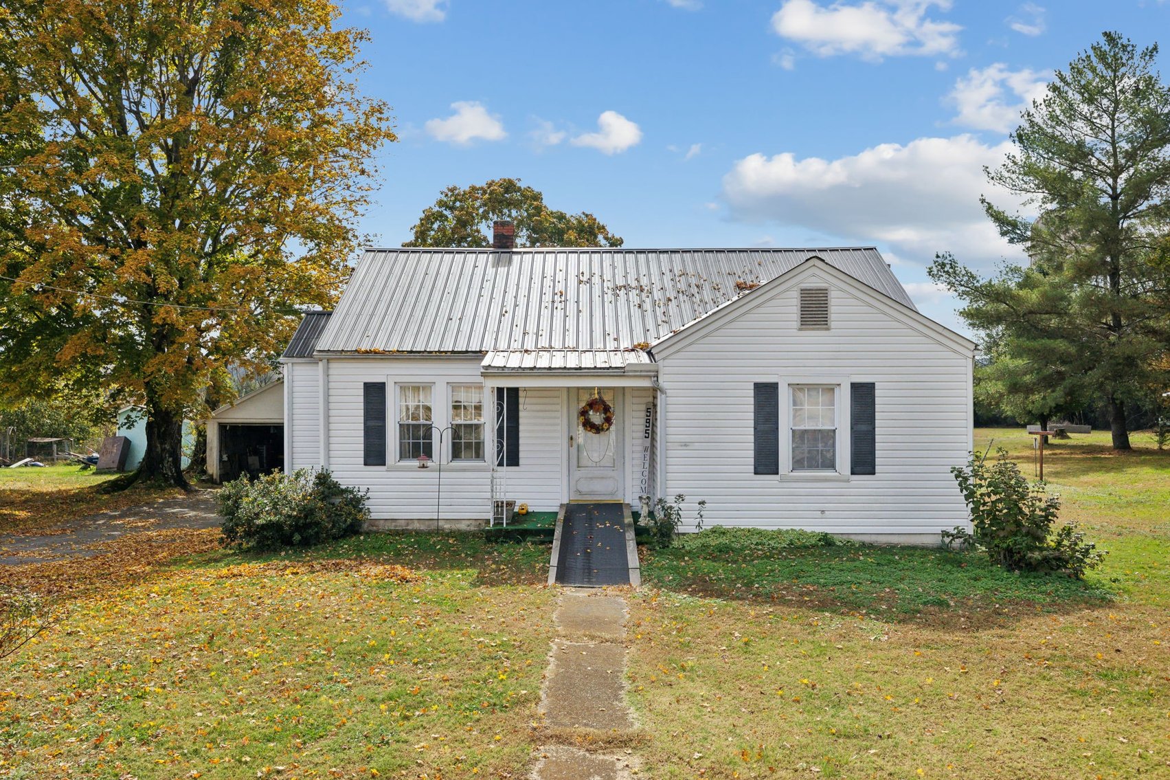 Image for Charming Cozy Cottage Nestled in Shipp's Bend - 2 Bedrooms