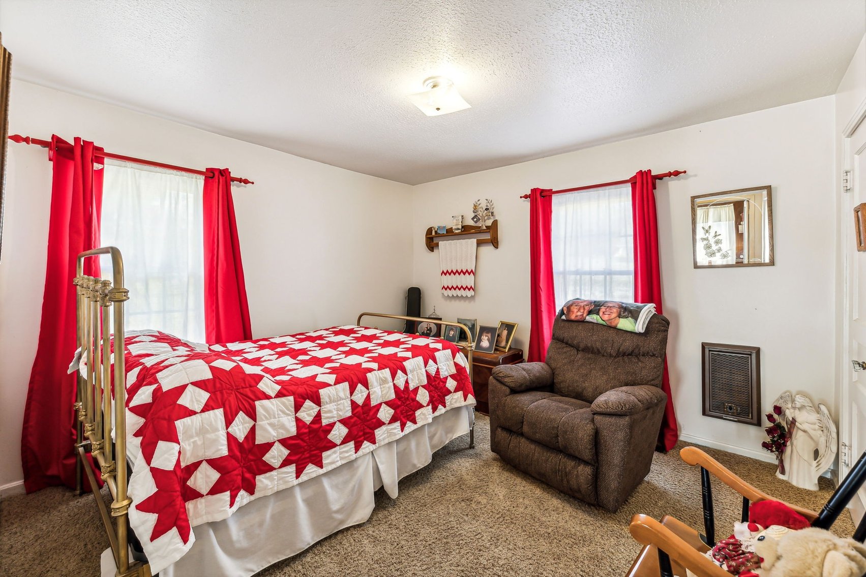 Image for Charming Cozy Cottage Nestled in Shipp's Bend - 2 Bedrooms