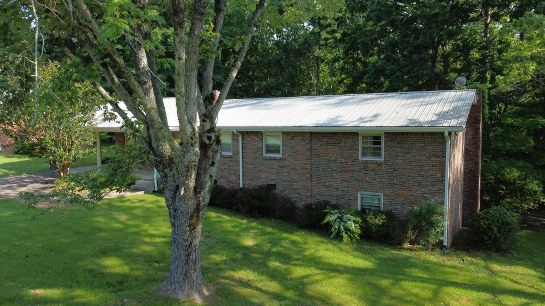 Image for Estate Auction - Brick Residence in Centerville - 1416 Oakmont Circle