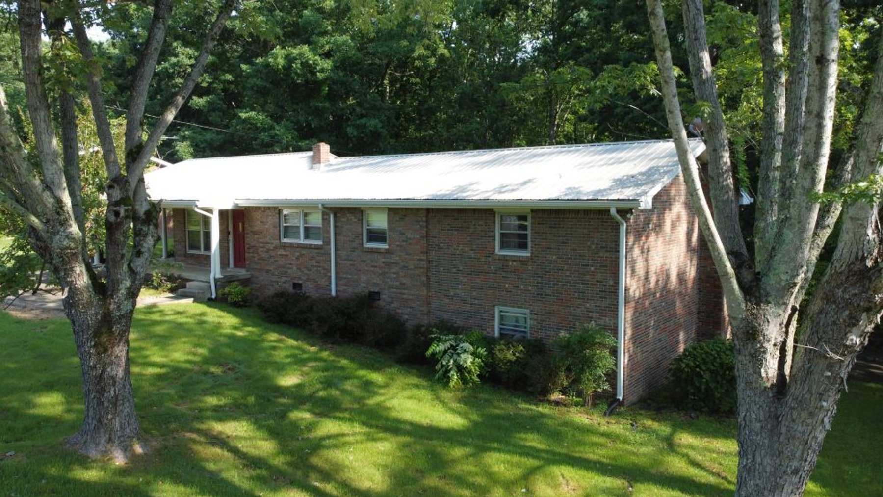 Image for Estate Auction - Brick Residence in Centerville - 1416 Oakmont Circle