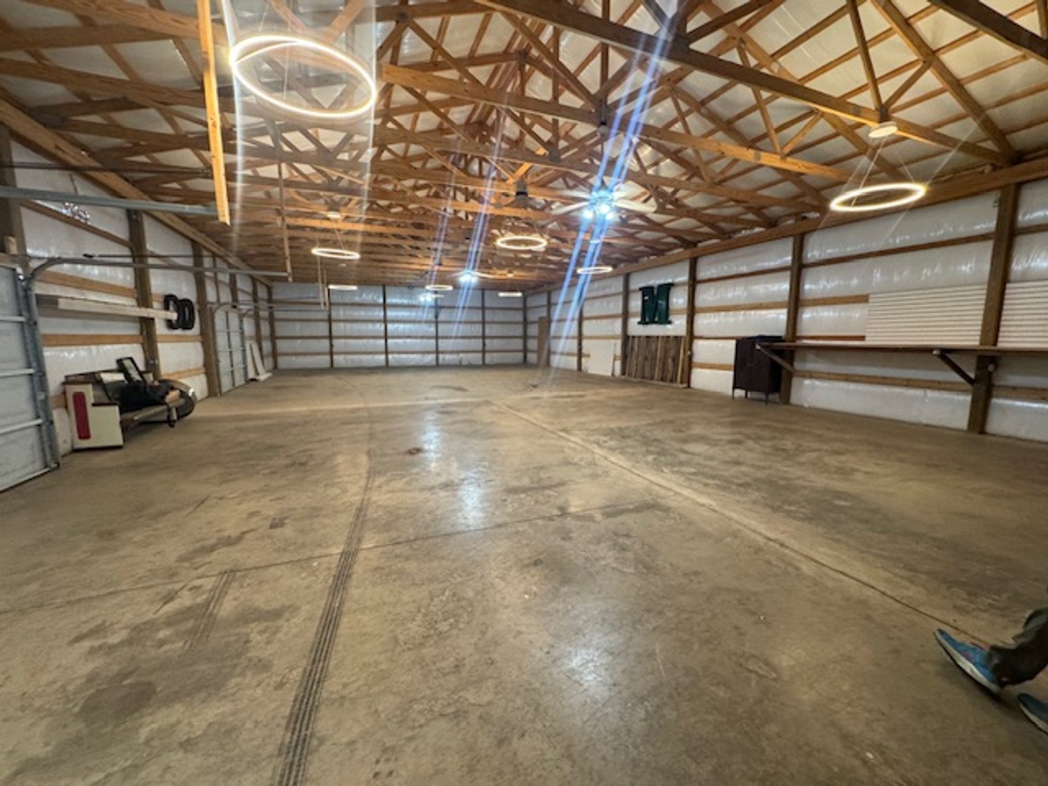 Image for Large Open Shop - 4,000 sq ft - Ideal for Multiple Uses - Centerville