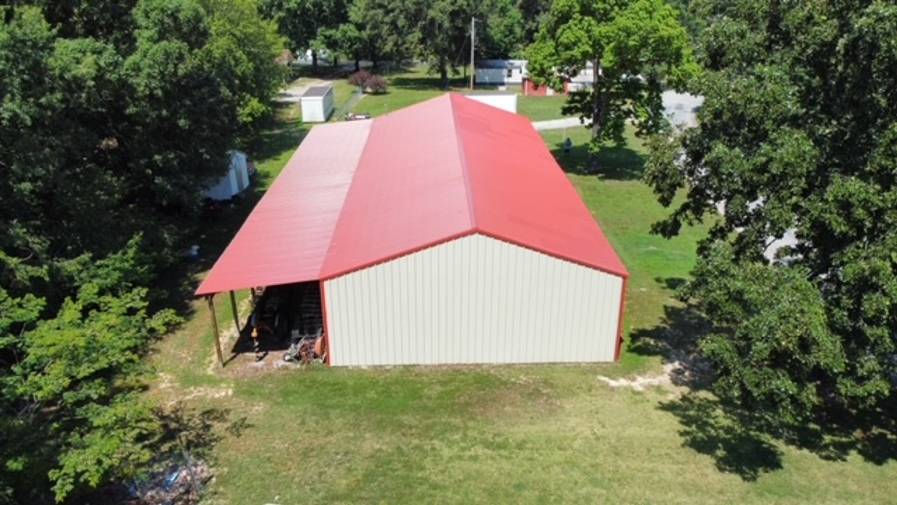 Image for Large Open Shop - 4,000 sq ft - Ideal for Multiple Uses - Centerville