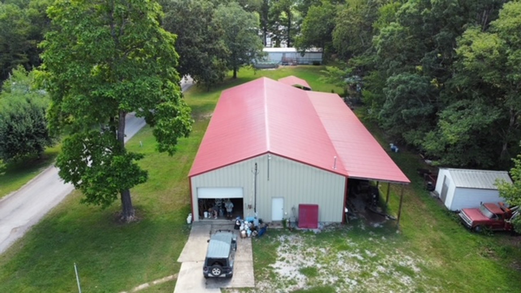 Image for Large Open Shop - 4,000 sq ft - Ideal for Multiple Uses - Centerville