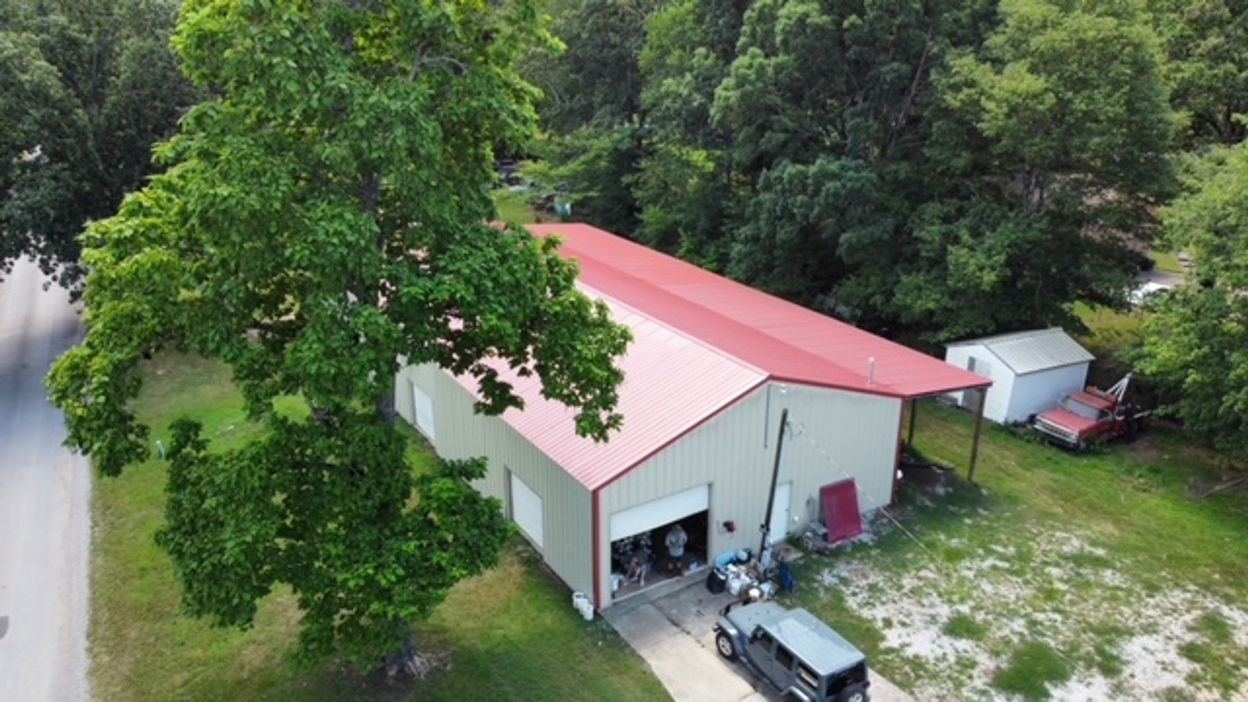 Image for Large Open Shop - 4,000 sq ft - Ideal for Multiple Uses - Centerville