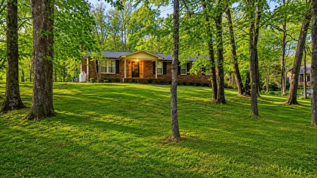 Image for 3,200 sf Brick House w/ Pool - 2+ Acres near schools