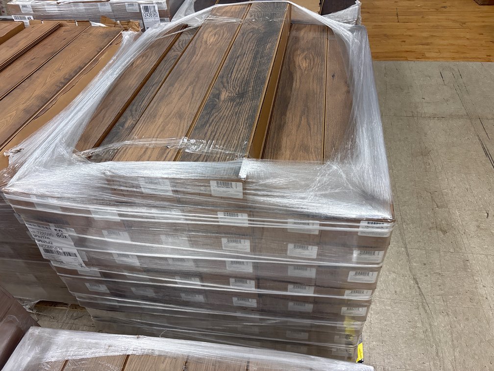 1007.50 sqft Pergo Outlast Honeysuckle Oak Waterproof Click Laminate Flooring