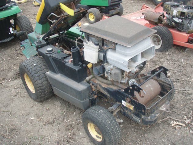 Image for John Deere F725 for parts