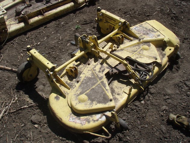 Image for John Deere F525 deck for parts