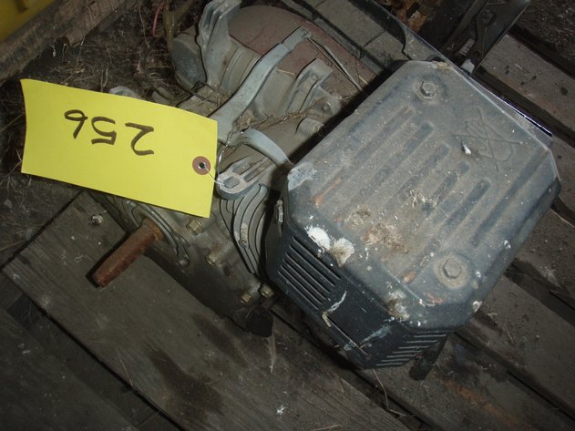 Image for 2 small engines for parts or repair
