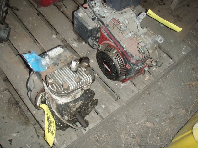 Image for 2 small engines for parts or repair