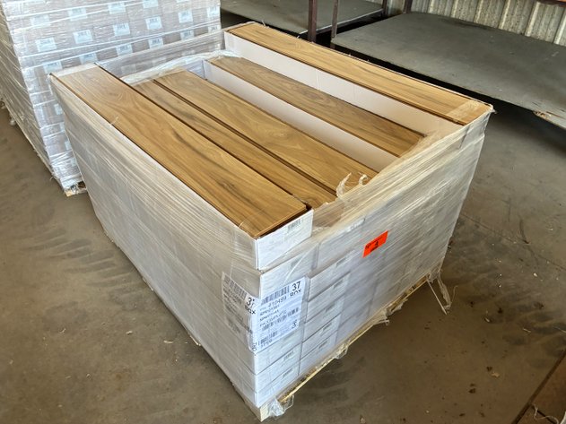 Image for 745.55 sqft Costco Home Millport Hickory Mohawk Waterproof Click Laminate Plank