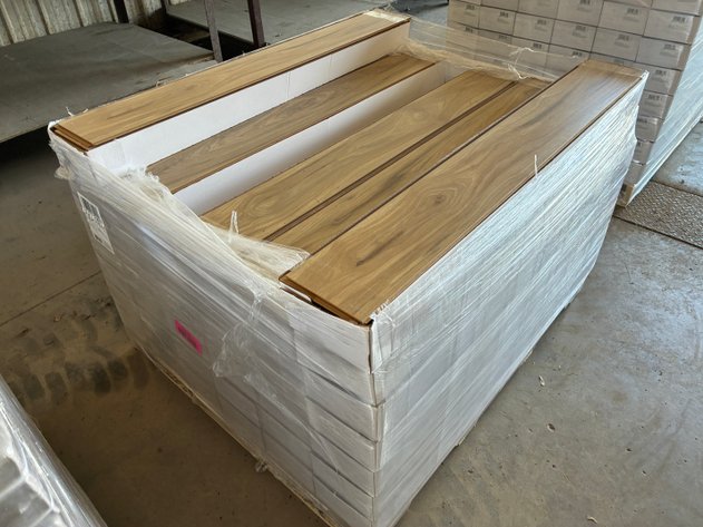 Image for 745.55 sqft Costco Home Millport Hickory Mohawk Waterproof Click Laminate Plank