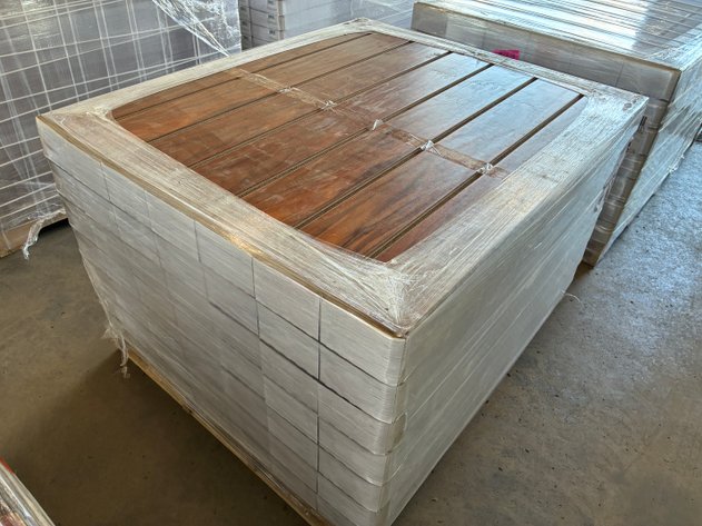 Image for 841.82 sqft Pergo Outlast Paradise Jatoba Mohawk Waterproof Click Laminate Plank