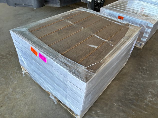 Image for 870.48 sqft Pergo Pro Aventcross Oak Mohawk Waterproof Click Laminate Plank
