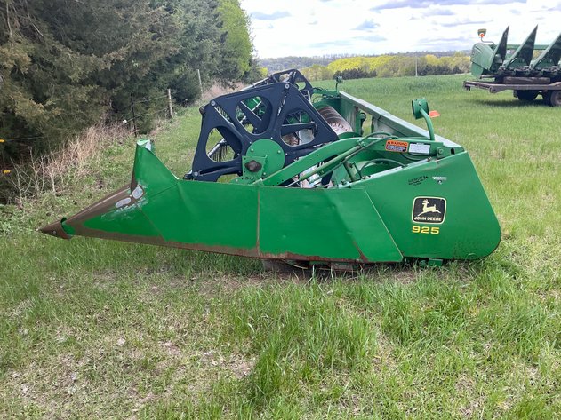 Image for John Deere 925 Auger Platform Bean Head