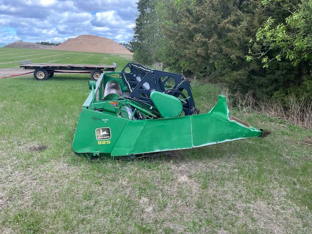 Image for John Deere 925 Auger Platform Bean Head