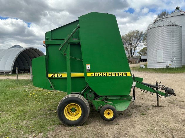 Image for John Deere 466 round baler