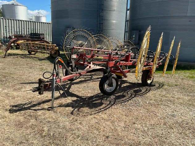 Image for H&S Bi-Fold 8-wheel V-rake