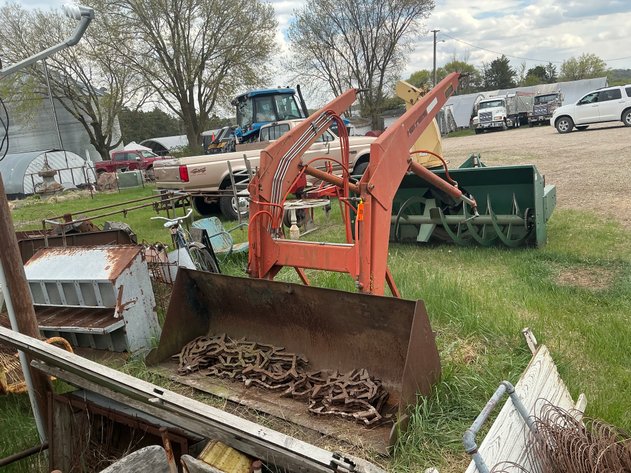 Image for Allis Chalmers 460 Loader with Mounts