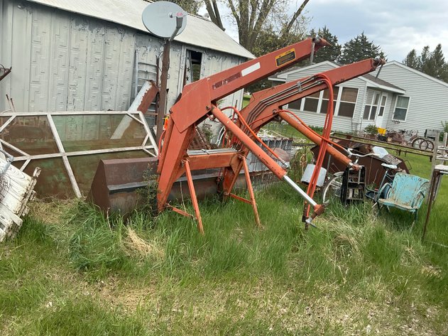 Image for Allis Chalmers 460 Loader with Mounts
