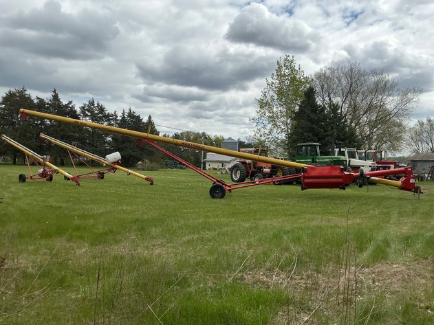 Image for Westfield 10-61 Grain Auger w Hopper