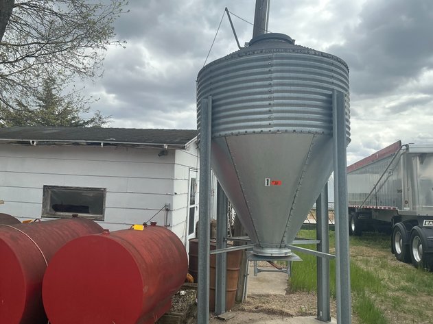 Image for 2.5 Ton Holding Bin