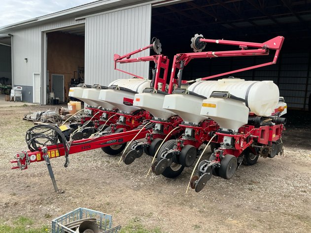 Image for White Agco 8200 12-row planter, 30
