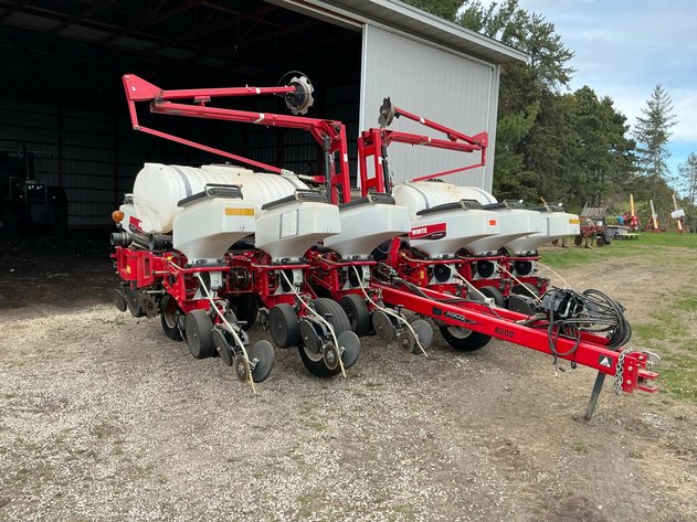 Image for White Agco 8200 12-row planter, 30