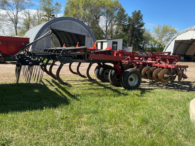 Image for Wil-Rich Soil Pro 513 7-shank Disc Ripper