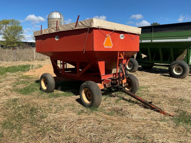 Image for J&M 250 Bushel Gravity Box on Minnesota 8076 8-ton running gear