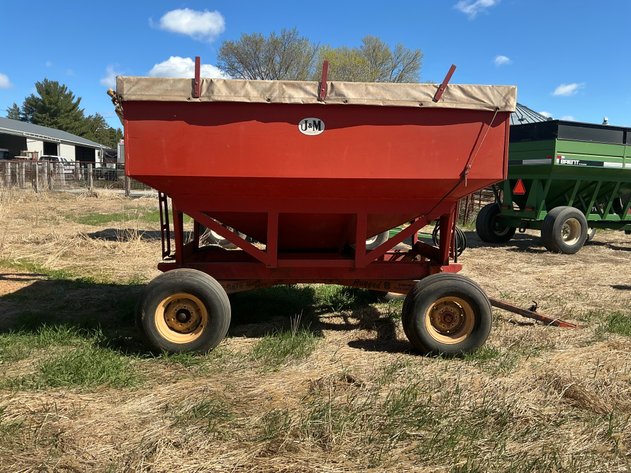 Image for J&M 250 Bushel Gravity Box on Minnesota 8076 8-ton running gear
