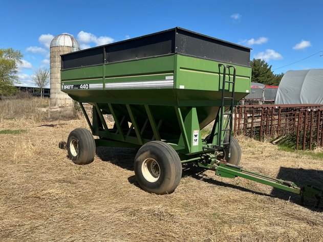 Image for Brent 440 Bushel Gravity Wagon with brakes and lights