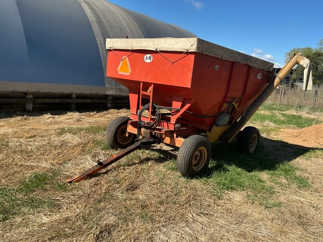 Image for J&M 250 Bushel Gravity Box on Minnesota 8076 8-ton running gear