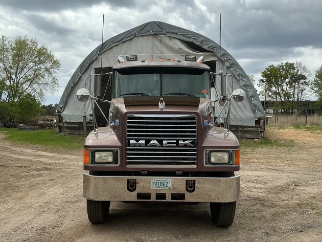 Image for 1996 Mack CH613 Gold Dog Truck