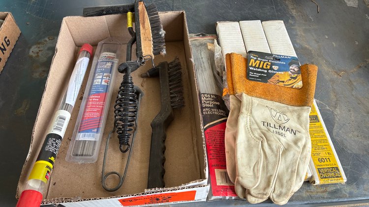 Image for Tillman leather welding gloves, electrodes, chipping hammers