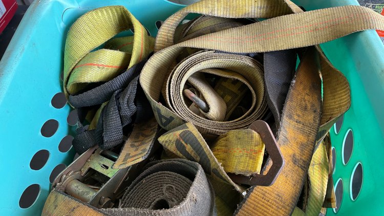 Image for Assortment of ratchet tie down straps, most 2
